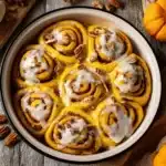 pumpkin cinnamon rolls - featured image